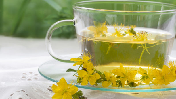 Pozitivno utiče na raspoloženje: Čaj od kantariona sprečava depresiju