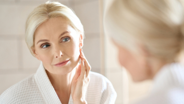 Za sve žene u menopauzi: Ovo je pravilan način nege lica, ako želite da usporite starenje