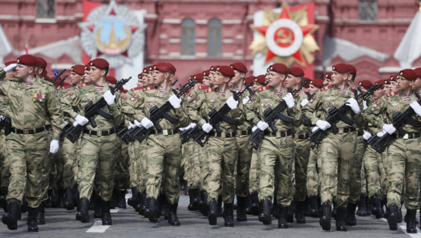 SVE JE SPREMNO ZA SPEKTAKL! Generalna proba Parade pobede završena, osam aviona MiG-29SMT napravilo je u vazduhu slovo Z (FOTO/VIDEO)