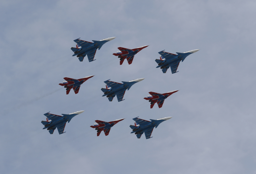 SVE JE SPREMNO ZA SPEKTAKL! Generalna proba Parade pobede završena, osam aviona MiG-29SMT napravilo je u vazduhu slovo Z (FOTO/VIDEO)