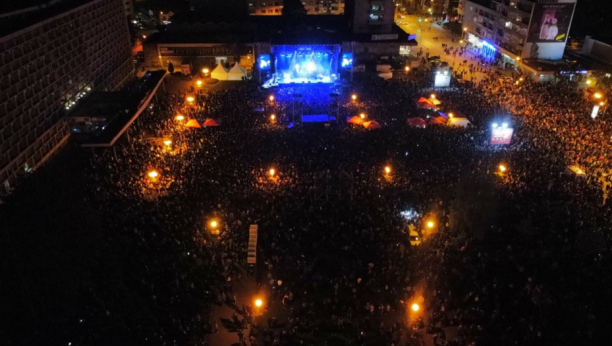 SPEKTAKL ZA ĐURĐEVDAN Grad Kragujevac i Smak priredili nezaboravan koncert