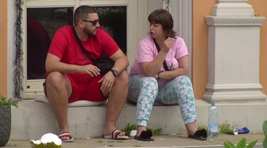 TAKO MOŽEŠ KOD ONOG TVOG PSIHOPATE Zola i Miljana ušli u sukob, on potkačio Bebicu