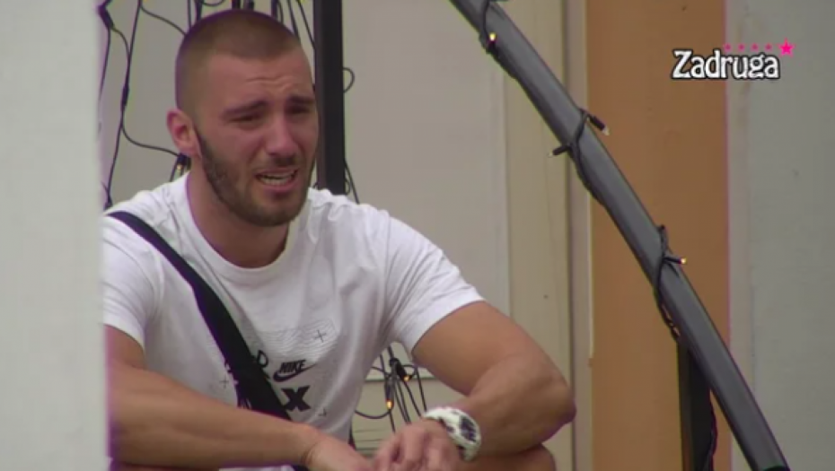 POTPUNO JE VAN SEBE Mensur Ajdarpašić se rasuo u komade, pa prolio gorke suze nakon sukoba sa Markom