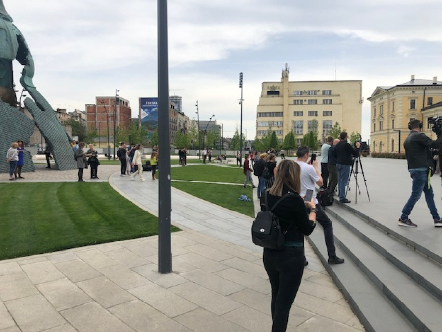 Prvi put u Srbiji! Žene naglas iskazale nezadovoljstvo životom: Vrisak u tri!