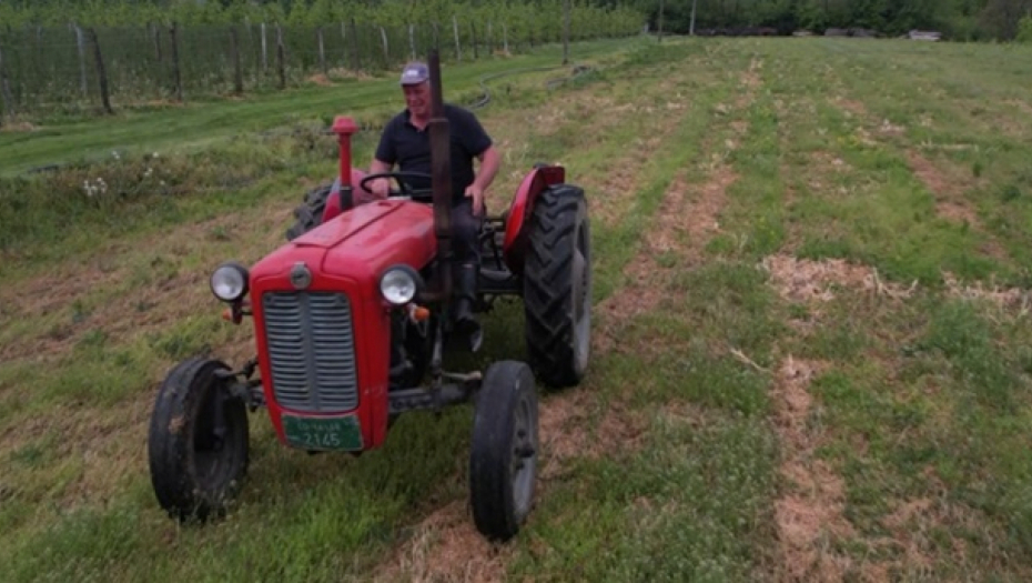 DRŽAVA POMAŽE ZAŠTITU TRAKTORISTA Za zaštitne ramove namenjeno 125 miliona dinara