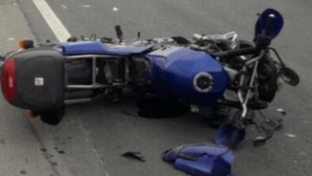 POKOSIO MOTOCIKLISTU U BEOGRADU Vozač povređen, uviđaj u toku (FOTO)