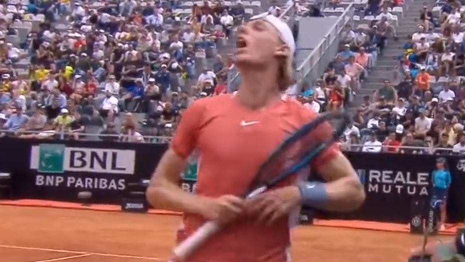 KANAĐANIN PODIVLJAO Urlao na sudiju, a onda opsovao publiku (VIDEO)