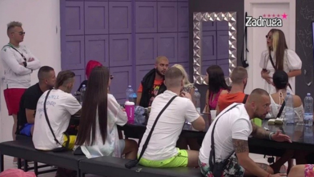 BUKTI RAT BIVŠIH SUPRUŽNIKA Dejan nikad niže ponizio Dalilu: Odrekao te se otac, živela si kao ker