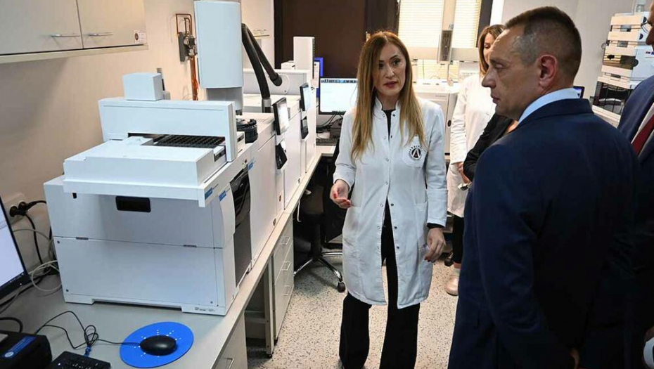 VULIN U NACIONALNOM CENTRU ZA KRIMINALISTIČKU FORENZIKU: Srpska policija po opremljenosti i kvalitetu rada daleko ispred regiona (FOTO)