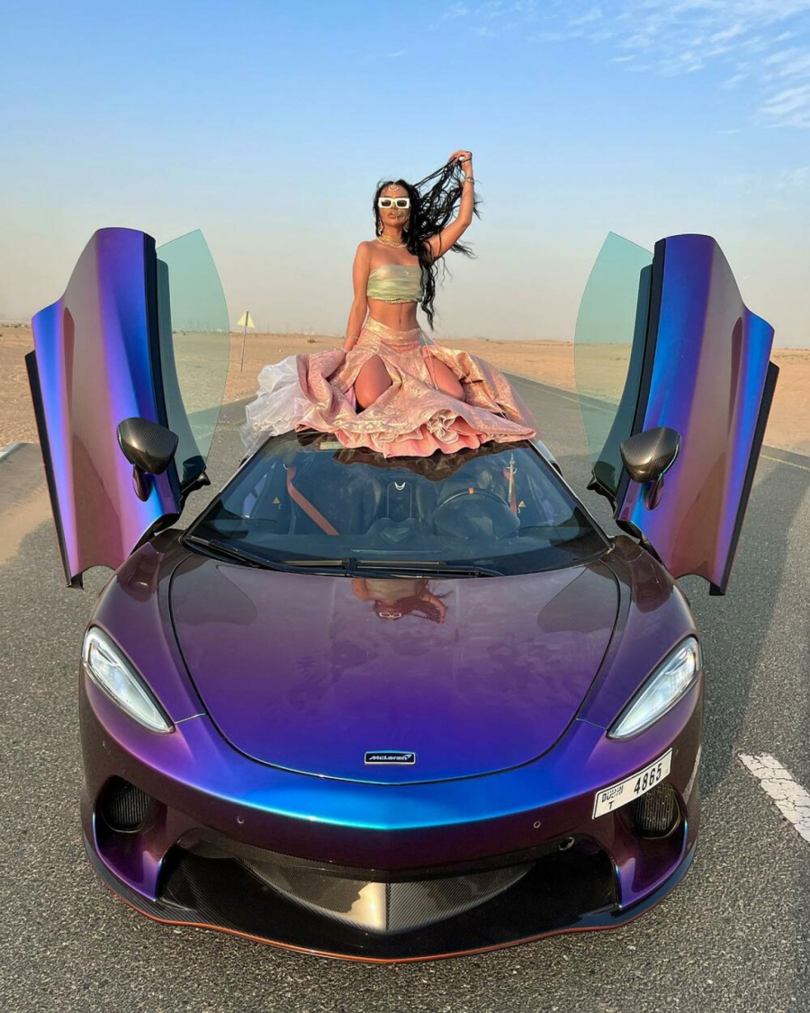 OD MUŽA DOBILA VILU OD 1.200.000 EVRA NA MIKONOSU Bivša rijaliti učesnica živi luksuzan život, a evo šta se još sprema