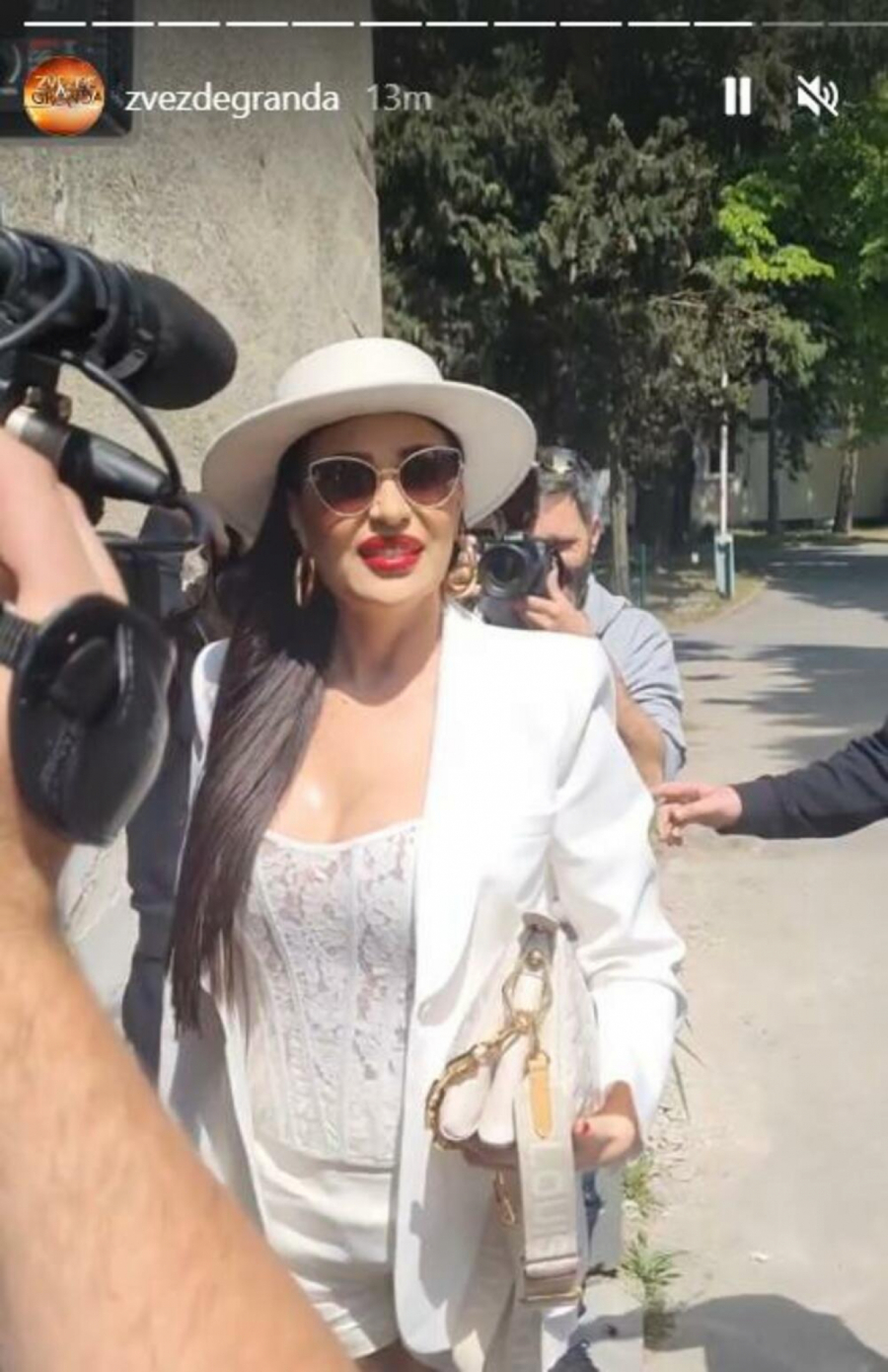 AKO JE NEKO U STANJU DA ME NAPADNE, MORA DA TRPI POSLEDICE Ceca Ražnatović o koncertu na Ušću, emotivnim partnerima i sukobima sa kolegama