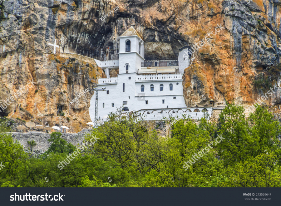 ČUDA SU MOGUĆA Sveti Vasilije Ostroški vekovima isceljuje i pomaže ljudima svih vera koji mu se iskreno mole