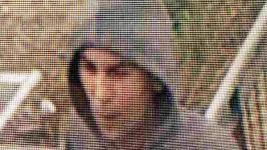 AKO STE GA VIDELI JAVITE Policija traga za osumnjičenim razbojnikom sa slike