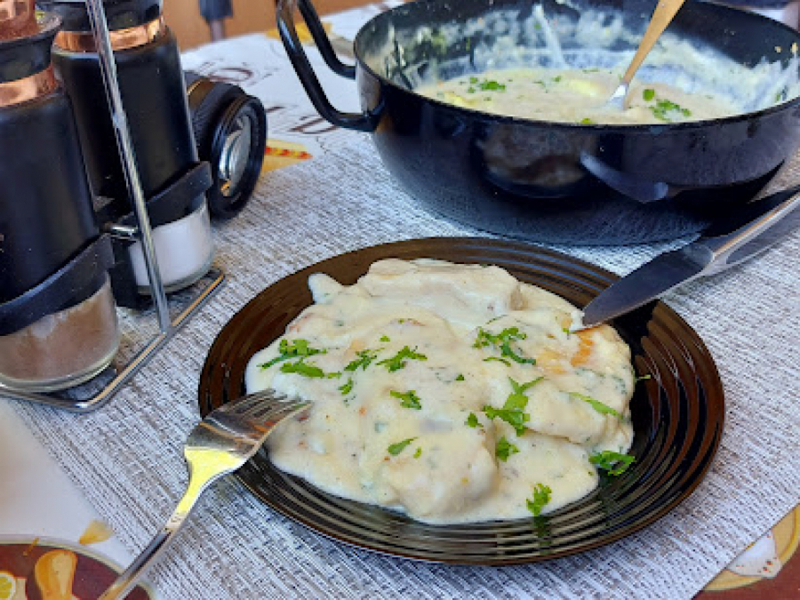 FANTASTIČNO JELO KOJE SE BRZO SPREMA Piletina u pavlaci i siru, neopisivo dobar ukus