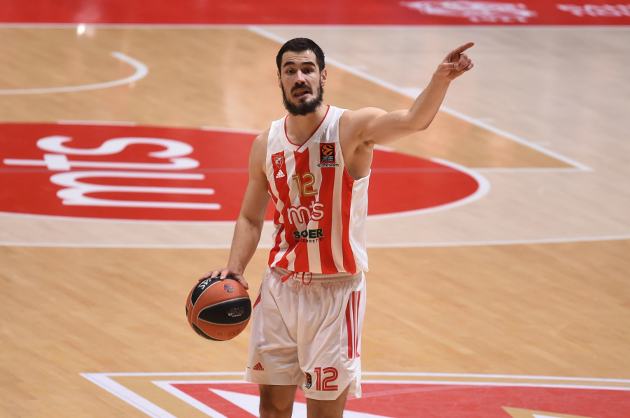 EKSKLUZIVNO Prva fotografija srpskog reprezentativca sa trudnom devojkom: Nikola postaje ćale