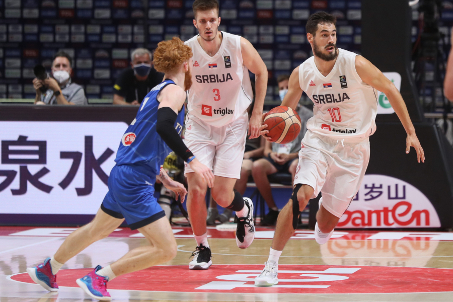 EKSKLUZIVNO Prva fotografija srpskog reprezentativca sa trudnom devojkom: Nikola postaje ćale