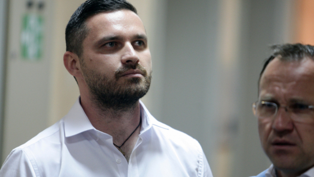 OSUĐEN BOŽIDAR STOLIĆ Sud mu je zabranio rad u MUP-u, odavao tajne Velji Nevolji za 500 evra