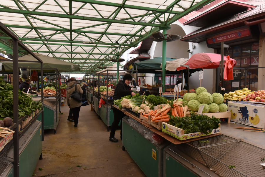 RADNO VREME ZA PRVOMAJSKE I USKRŠNJE PRAZNIKE Evo kako će raditi tržni centri, prodavnice, pošte, pijace...