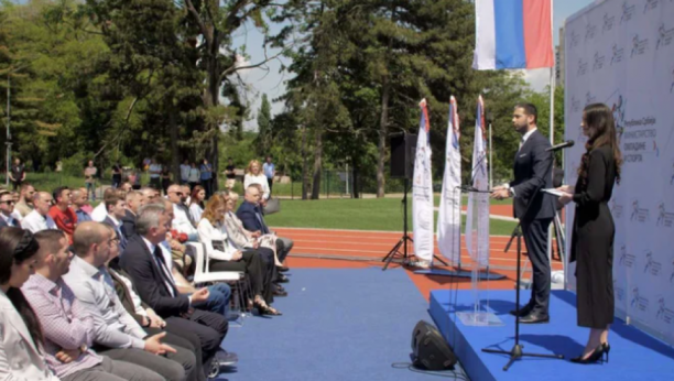 DRŽAVA MISLI NA NAJBOLJE U poslednjih 5 godina podeljeno više od 2,1 milijarde dinara za sportske stipendije, Udovičić potpisao 400 novih ugovora: Zbog vas se Srbija raduje