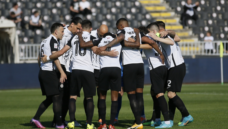 PRVI PIK Bivši trener Legije seda na klupu Partizana?