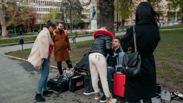 ŠOK! LUKA RACO PREVARIO TRUDNU DEVOJKU? Uhvaćen sa atraktivnom brinetom na Kalemegdanu (FOTO/VIDEO)