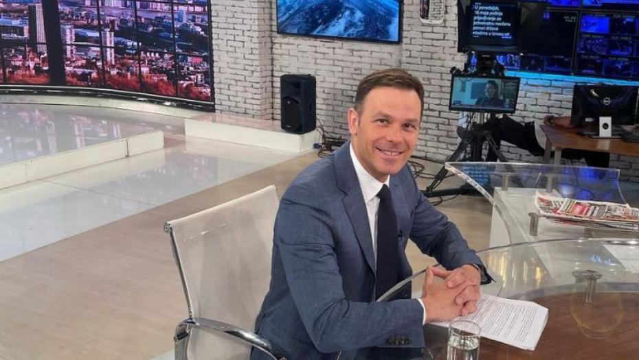 MINISTAR SINIŠA MALI NA TV PINK Naša država je i dalje stabilna, i pored krize u svetu, imamo novca
