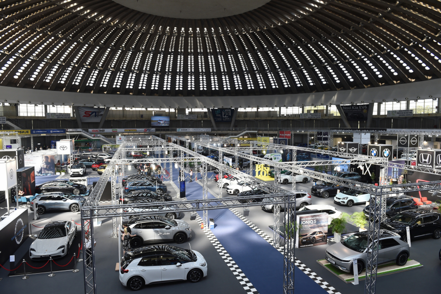 PREDSEDNIK VUČIĆ NAJAVIO LEPE VESTI Obezbedićemo olakšice za korišćenje električnih automobila