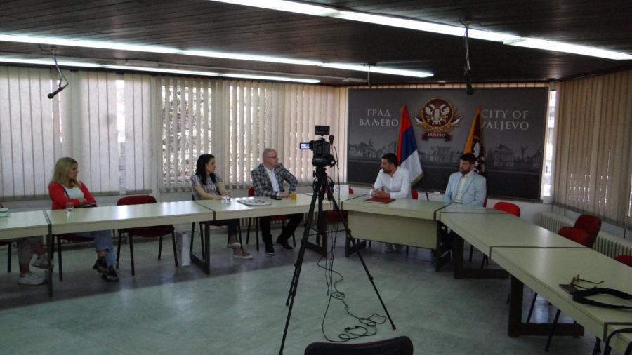 SRDAČAN DOČEK U VALJEVU! Borba nastavlja promociju kulture u gradovima Srbije (FOTO)