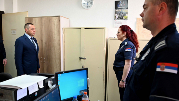 MINISTAR VULIN U POSETI POLICIJSKOJ UPRAVI BOR: Razgovori o unapređenju bezbednosti građana