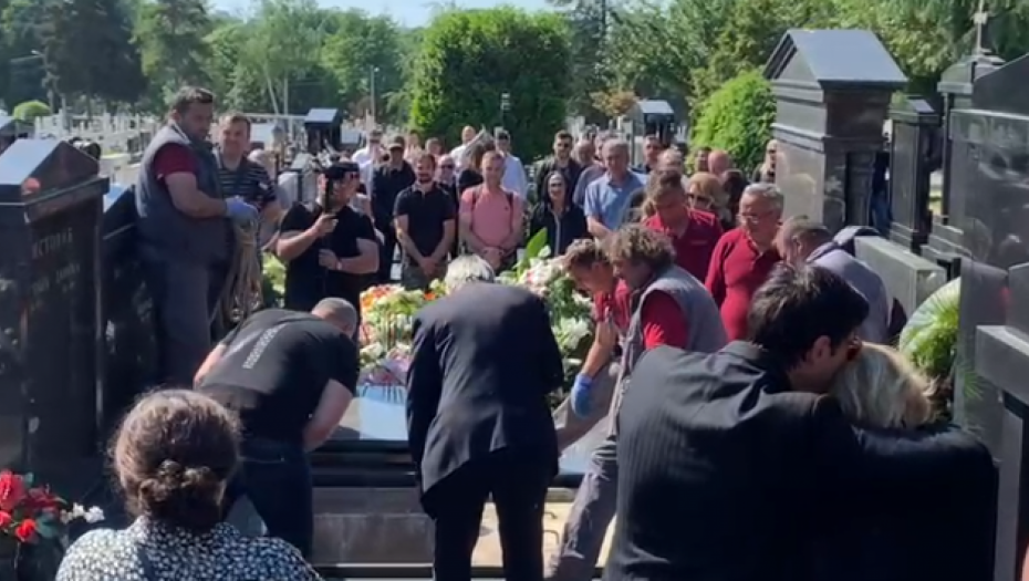 PRVA ISPOVEST BOLESNOG MIŠE GROFA POSLE SMRTI SINA! Skupio snage i oglasio se nakon velike tragedije