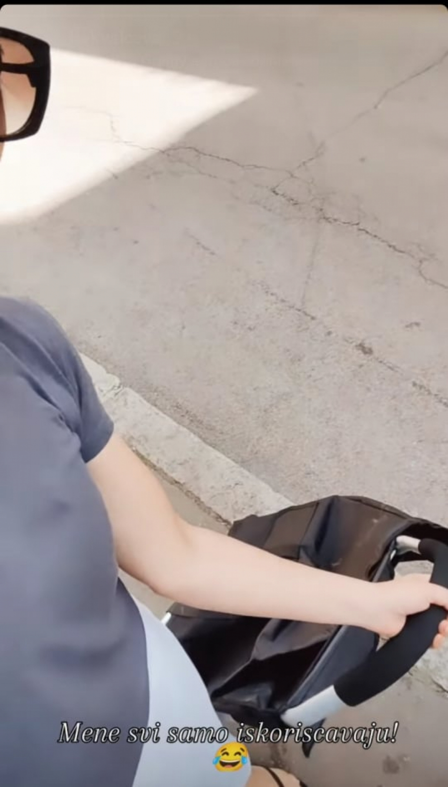 NATAŠA BEKVALAC NAPRAVILA HAOS NA PIJACI Pevačica oduševljena gestom koji su joj priredili, ovo definitivno nije očekivala (FOTO)