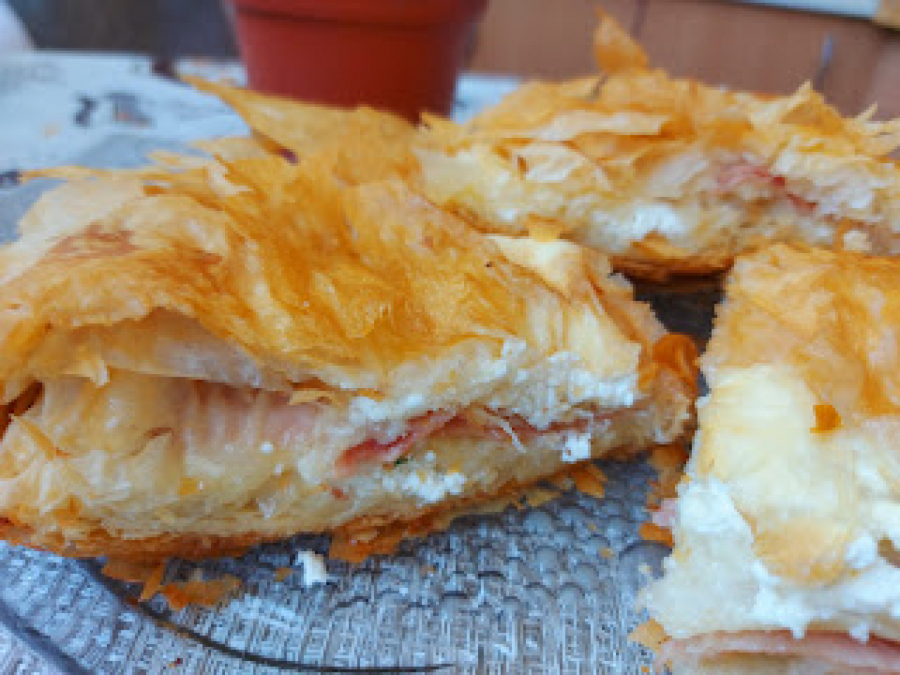 OVO MORATE PROBATI Burek sa šunkom u domaćoj varijanti (VIDEO)