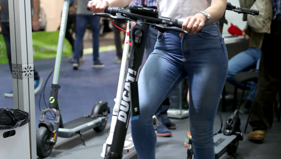 Jasmina: trotinete promovišemo, a rado ćemo ih i voziti