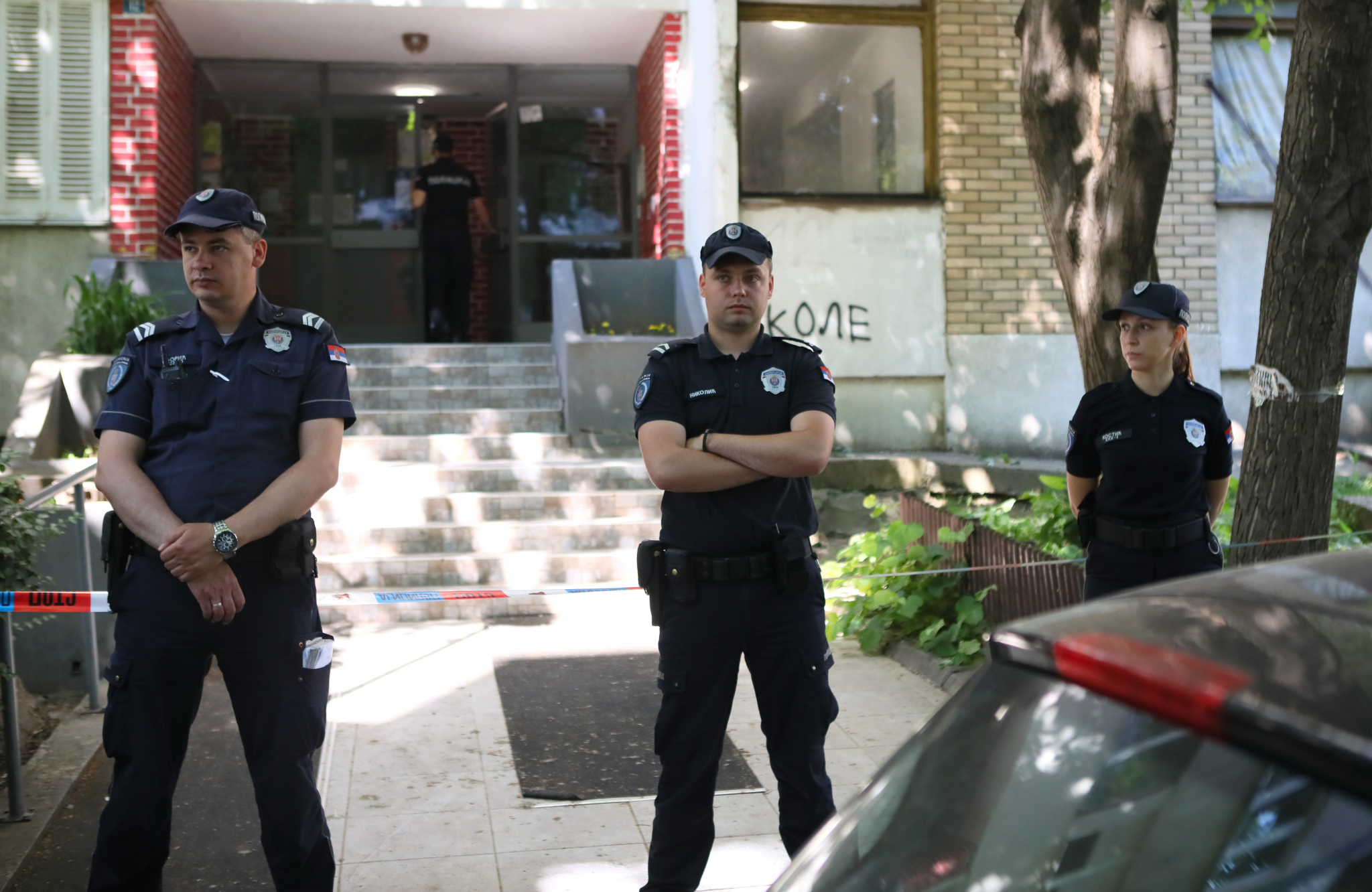 UŽAS U MIRIJEVU - SKOČILA SA TREĆEG SPRATA Maja K. Ć. (40) pokušala da se ubije i odvede petogodišnjeg sina sa sobom u smrt