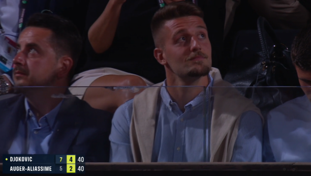 ZVIŽDUCI SRBINU U RIMU Publika burno reagovala, nisu bili oduševljeni što vide našeg reprezentativca (FOTO)