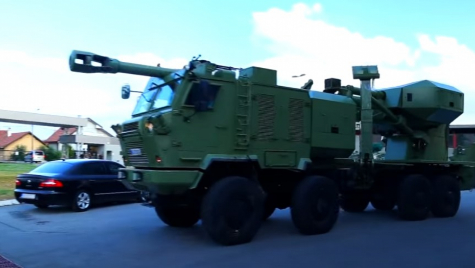 TOP HAUBICA ALEKSANDAR Ovu zver Vojske Srbije odlikuje je velika brzina i mobilnost (VIDEO)