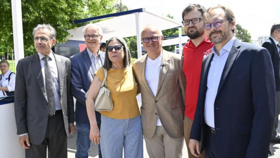 GORAN VESIĆ PORUČIO: Srbiji je mesto u zajednici evropskih zemalja  (FOTO)