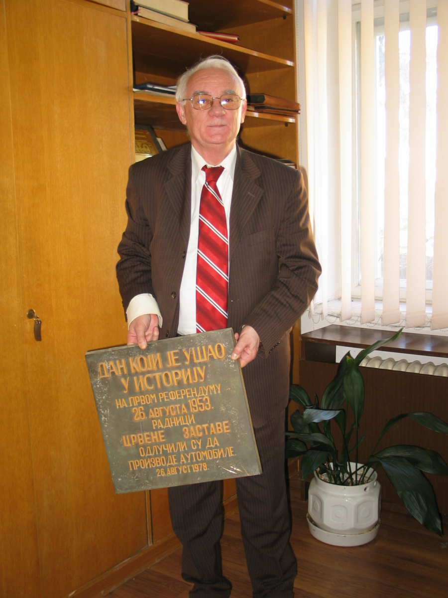 (NE)ZABORAV Kragujevačka Zastava se ponovo zavijorila na Sajmu automobila u Beogradu ali je vetar slab: Jugići i stojadini u voznom stanju