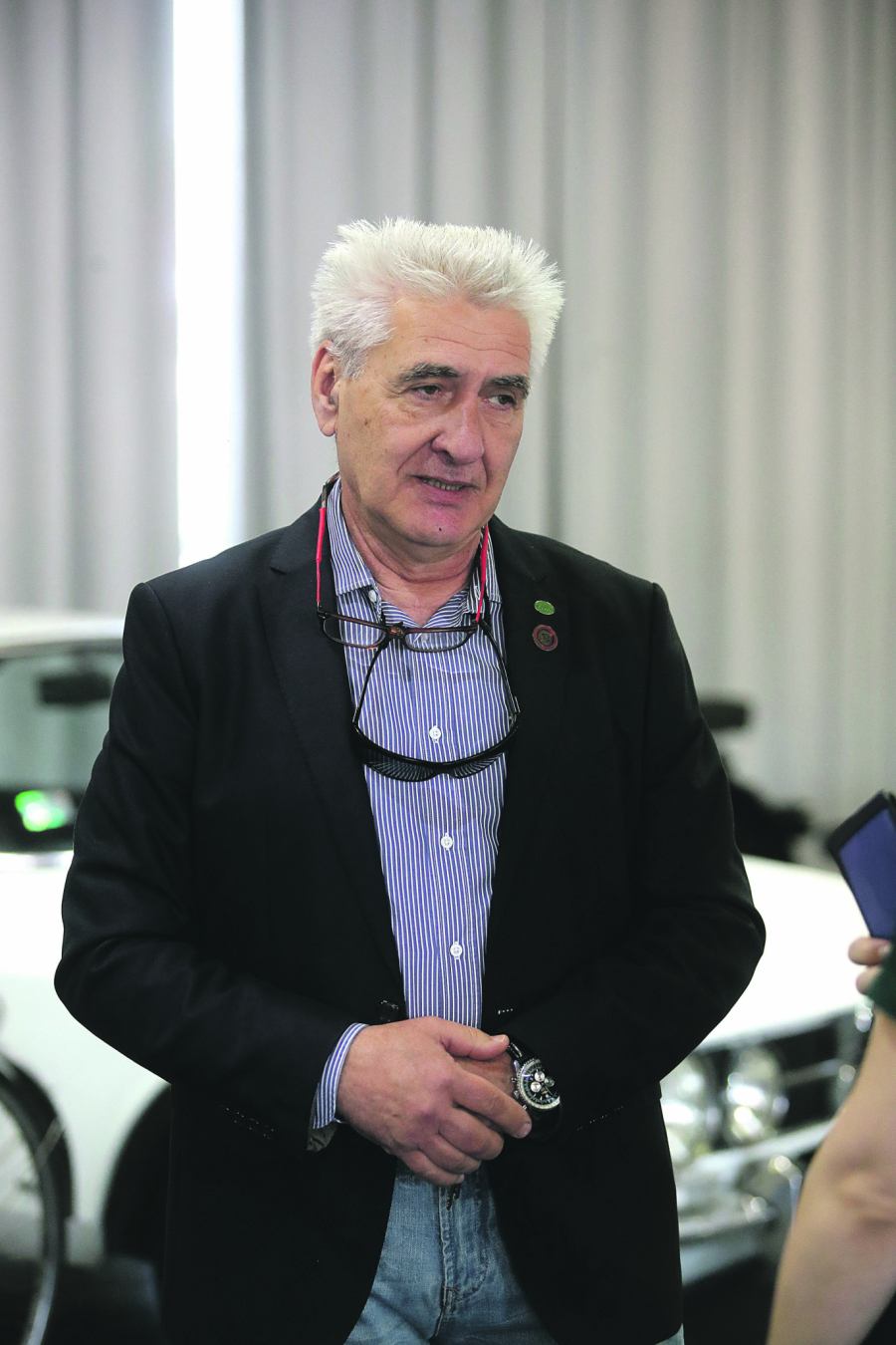 DVA BMW-A VREDE MILION I PO EVRA Najskuplji automobili na Sajmu nisu u Hali 1 i stariji su od 60 godina (FOTO)