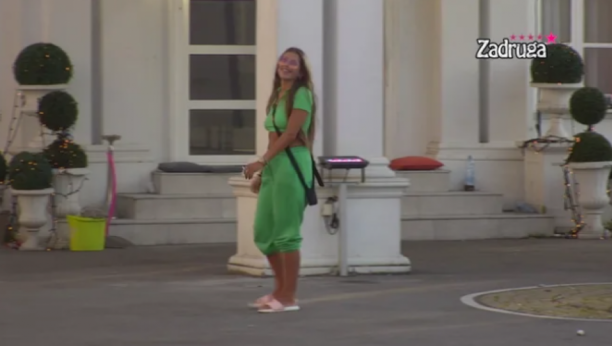 UNOSILI SE JEDNO DRUGOM U FACU Brutalna svađa Dalile i Karića, orilo se imanje (VIDEO)