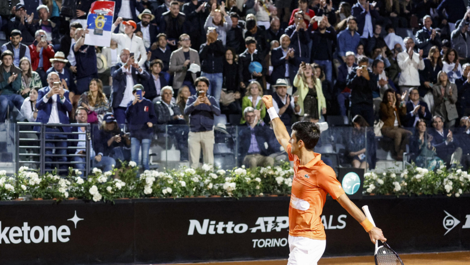 NOLE POSLE 1.000 POBEDE Gledao sam Rafu i Rodžera kako proslavljaju ovaj trijumf, jedva sam i ja čekao