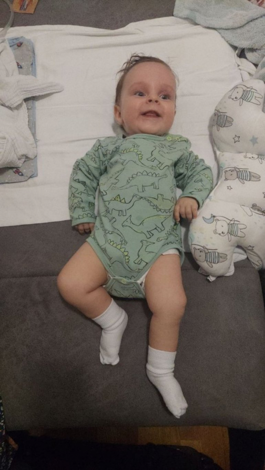 FALI NAM JOŠ SAMO MALO Vukan sa mamom i tatom u sredu putuje u Budimpeštu - Za najskuplji lek neophodno još 290.000 evra