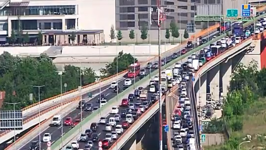 STANJE NA BEOGRADSKIM MOSTOVIMA Nakon dojava o bombama evo kakvo je stanje sada na mostovima (FOTO)