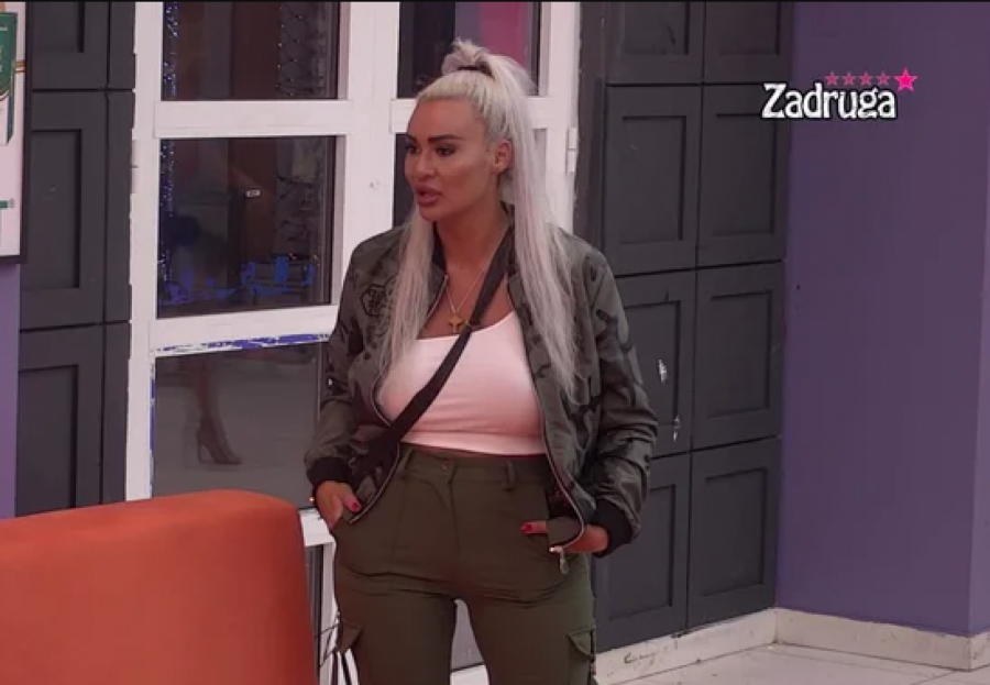 REKAO JE DA STE IMALI LEPO DRUŽENJE I DA SI SE PRODAVALA ZA NOVAC Nakon Dalile, Dia napala Aleks i optužila je da se bavila najstarijim zanatom