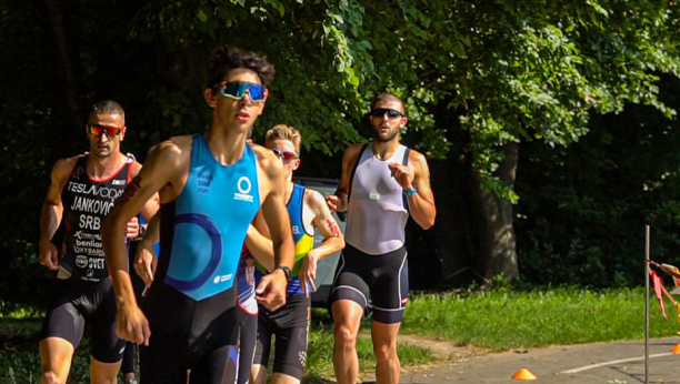 "BEOGRADSKO MORE" U ZNAKU SRPSKIH ČELIČNIH TRIATLONACA Triatlon sezona počinje trkom na Adi Ciganliji