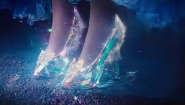 POSTOJI LISTA ČEKANJA Najtraženija obuća u 2022. su "Pepeljuga cipele", salonke za kojima su poludele žene širom sveta