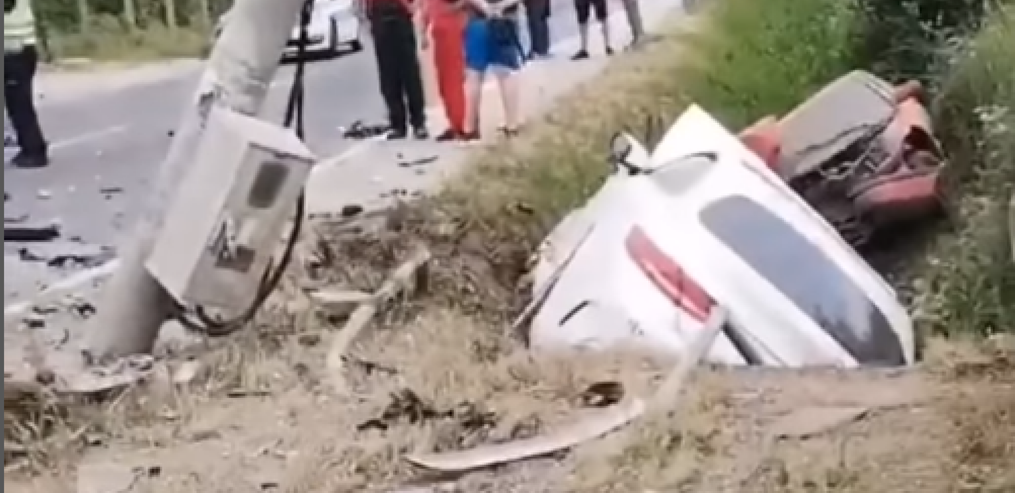 DETALJI STRAVIČNE SAOBRAĆAJKE U ARANĐELOVCU Dva vozača teško povređena (VIDEO)