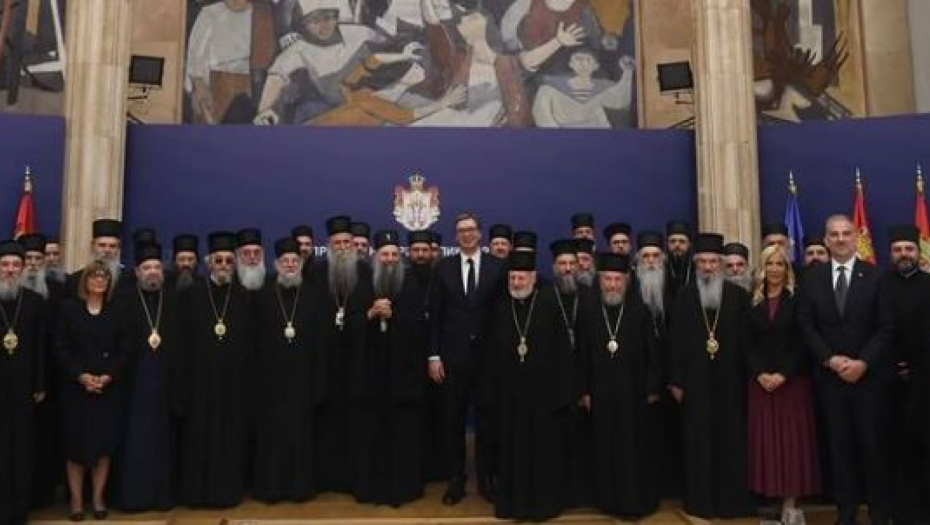 OGLASIO SE PREDSEDNIK POSLE SASTANKA SA PATRIJARHOM Vučić: "Naše je da sačuvamo život u Srbiji, da sačuvamo našu zemlju i naš narod"