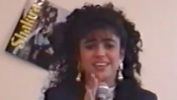 SAD JE JEDNA OD NAJPOPULARNIJIH PEVAČICA: Sa 13 godina je izgledala starije nego danas, sa suprugom fudbalerom ima sinove Sašu i Milana