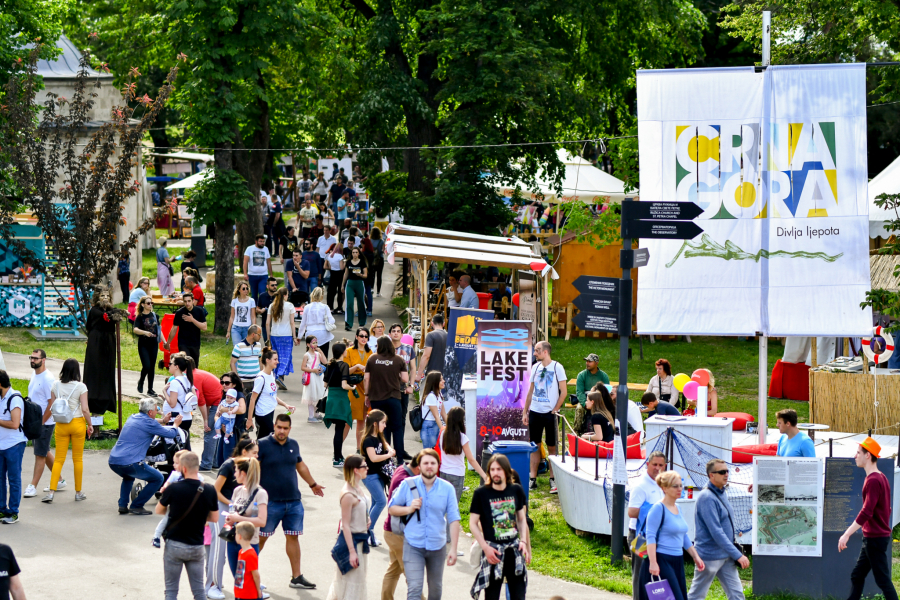 OSMI BEOGRADSKI MANIFEST NA SAVA PROMENADI Nesvakidašnje predstavljanje turističke ponude Srbije i regiona u preko deset festivalskih zona